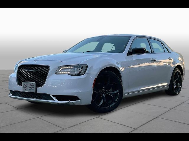 2022 Chrysler 300 Touring