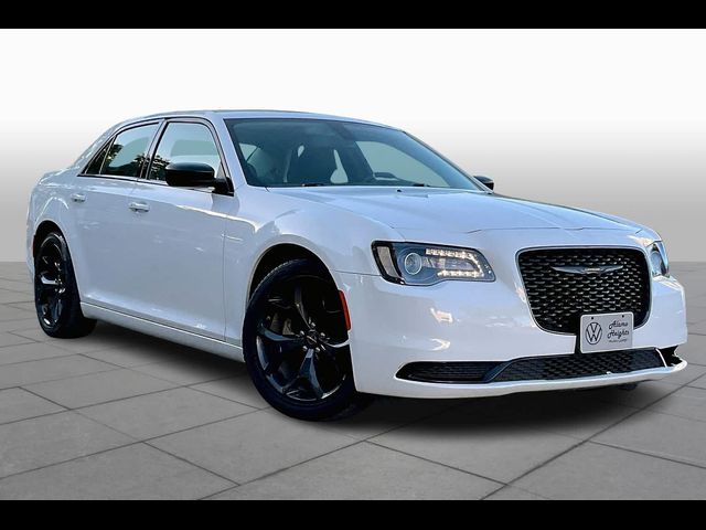 2022 Chrysler 300 Touring