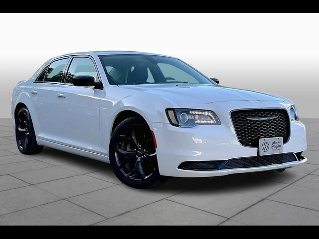 2022 Chrysler 300 Touring