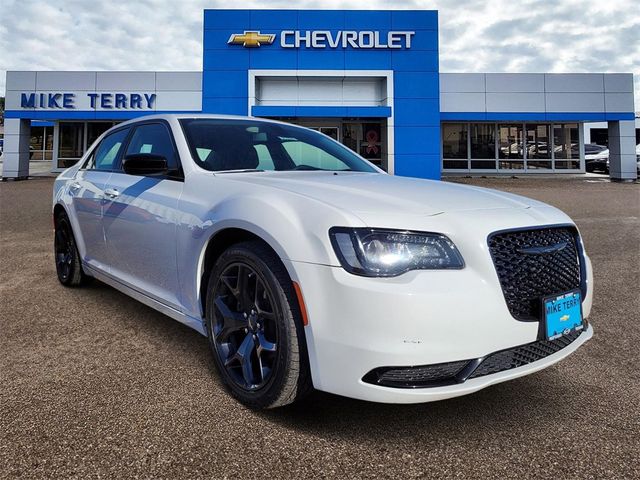 2022 Chrysler 300 Touring