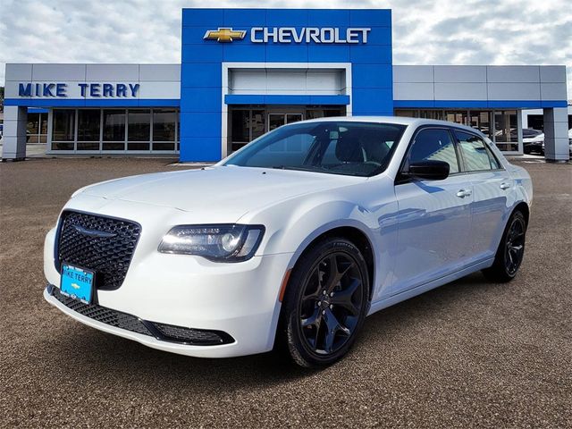 2022 Chrysler 300 Touring