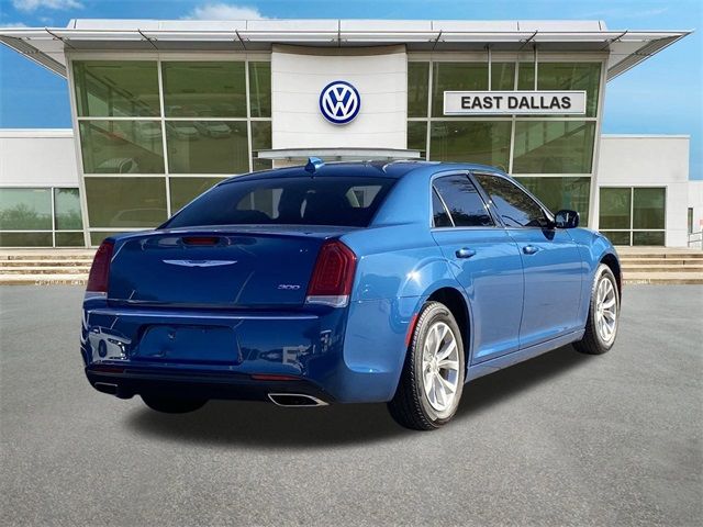 2022 Chrysler 300 Touring