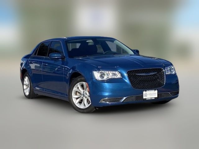 2022 Chrysler 300 Touring