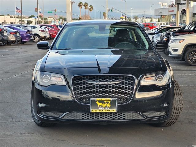 2022 Chrysler 300 Touring