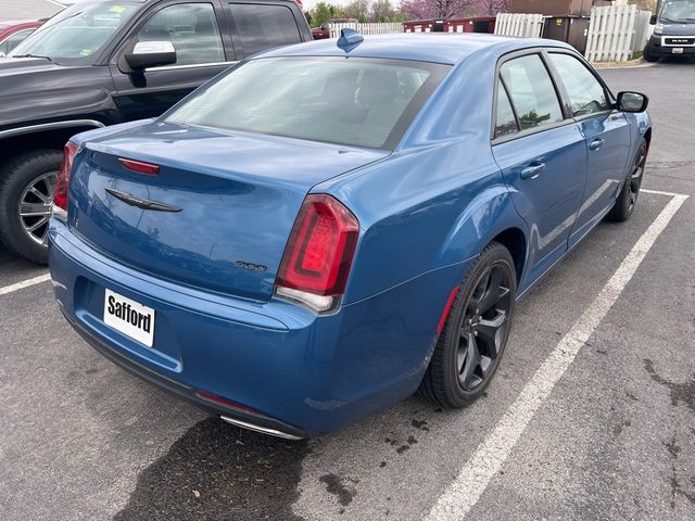 2022 Chrysler 300 Touring