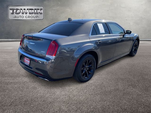 2022 Chrysler 300 Touring