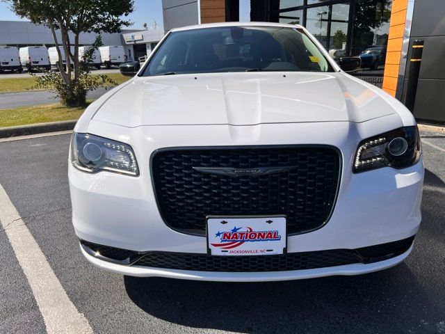 2022 Chrysler 300 Touring