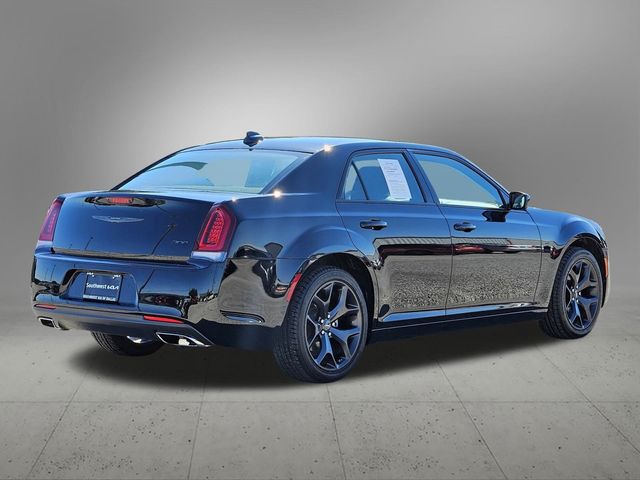 2022 Chrysler 300 Touring