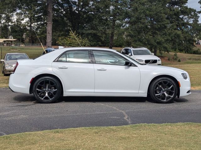 2022 Chrysler 300 Touring