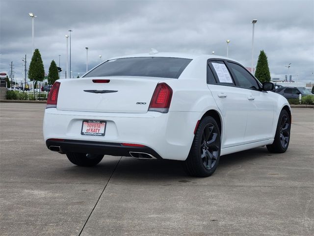 2022 Chrysler 300 Touring