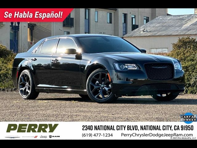 2022 Chrysler 300 Touring