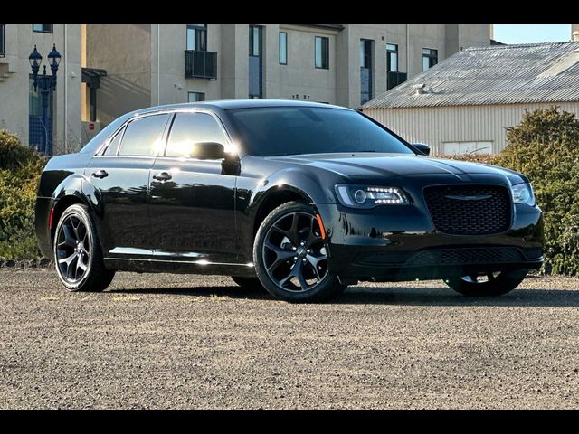 2022 Chrysler 300 Touring