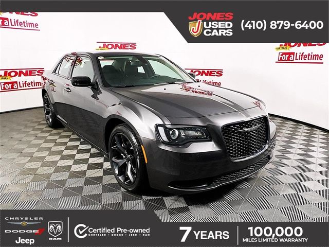 2022 Chrysler 300 Touring