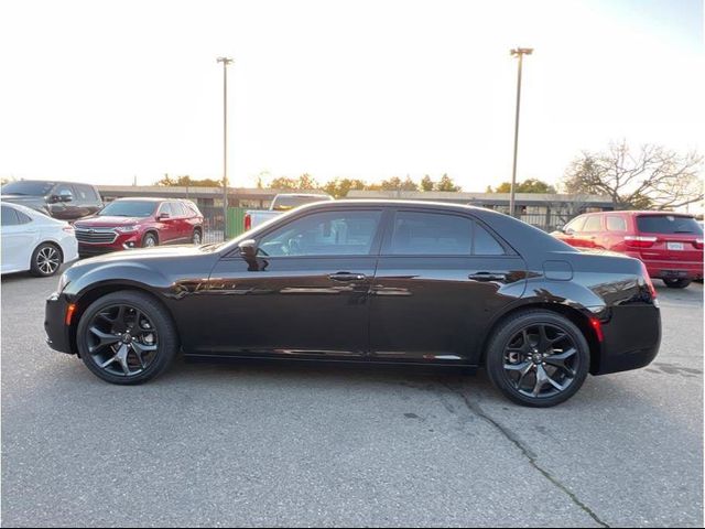 2022 Chrysler 300 Touring