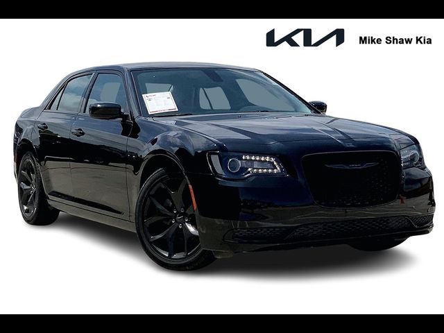 2022 Chrysler 300 Touring