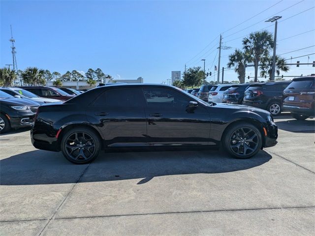 2022 Chrysler 300 Touring