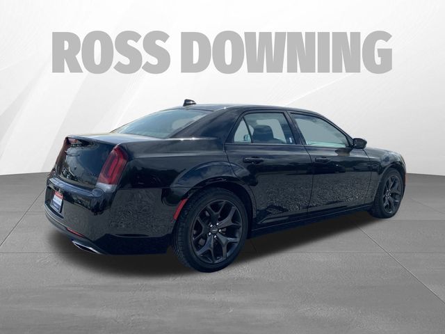 2022 Chrysler 300 Touring