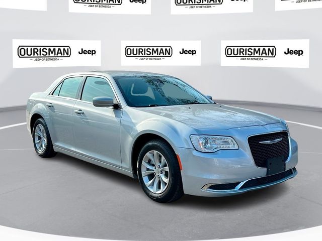 2022 Chrysler 300 Touring