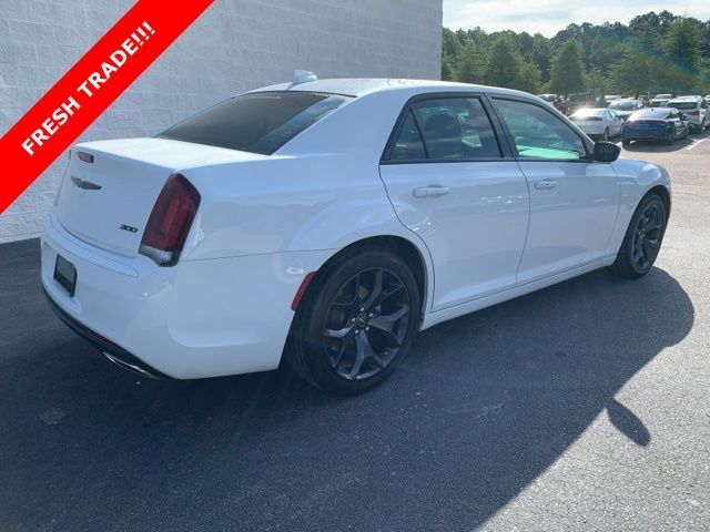 2022 Chrysler 300 Touring