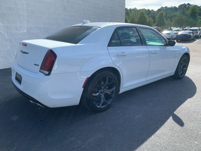 2022 Chrysler 300 Touring