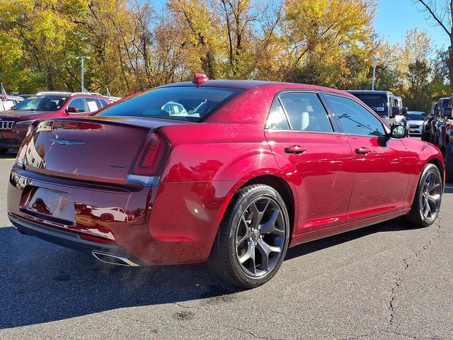 2022 Chrysler 300 Touring