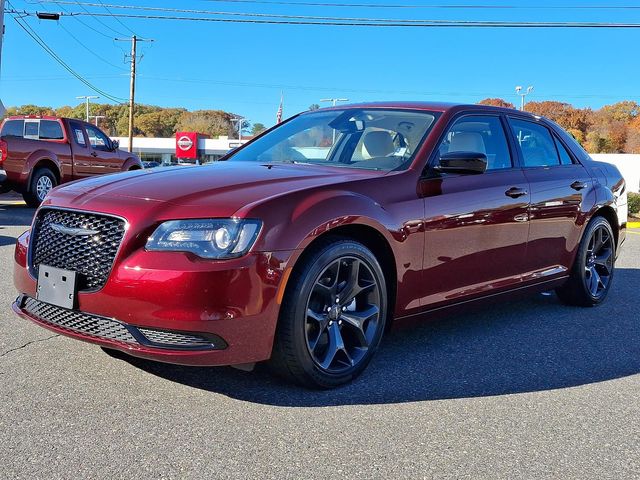 2022 Chrysler 300 Touring