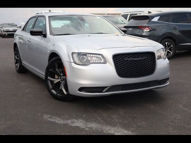 2022 Chrysler 300 Touring