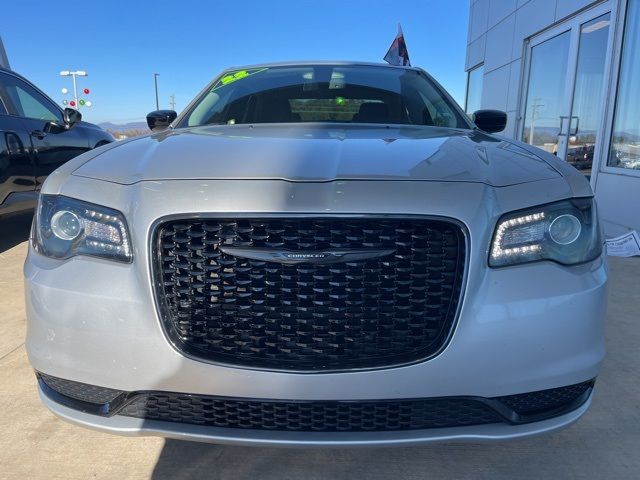 2022 Chrysler 300 Touring