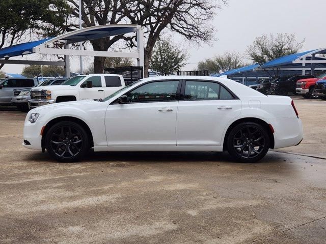 2022 Chrysler 300 Touring