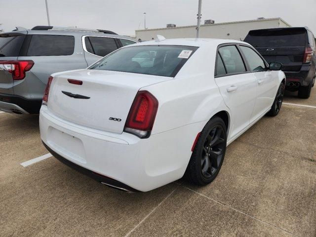 2022 Chrysler 300 Touring