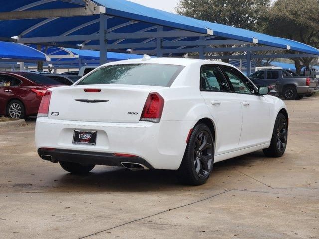 2022 Chrysler 300 Touring