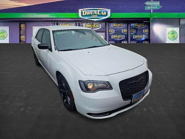 2022 Chrysler 300 Touring