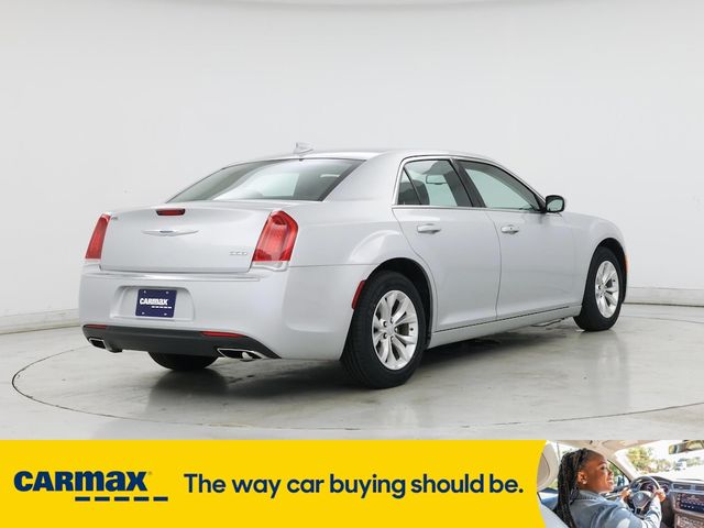 2022 Chrysler 300 Touring