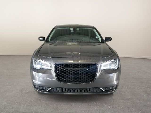 2022 Chrysler 300 Touring