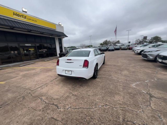 2022 Chrysler 300 Touring