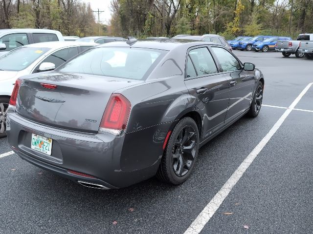 2022 Chrysler 300 Touring