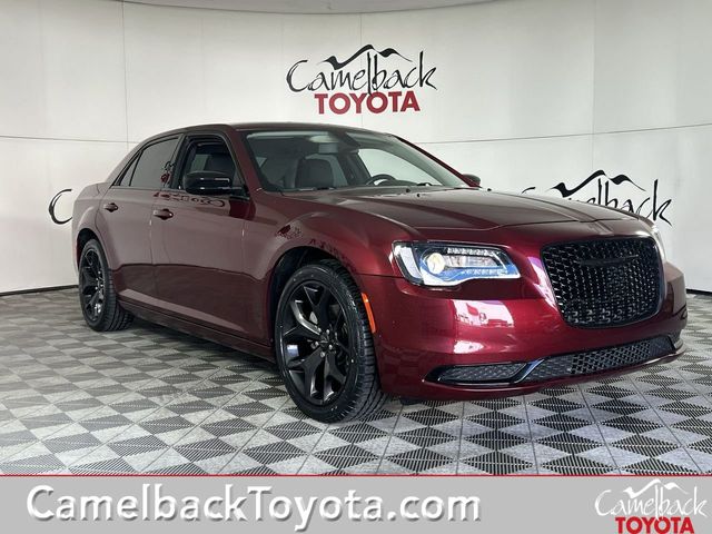 2022 Chrysler 300 Touring