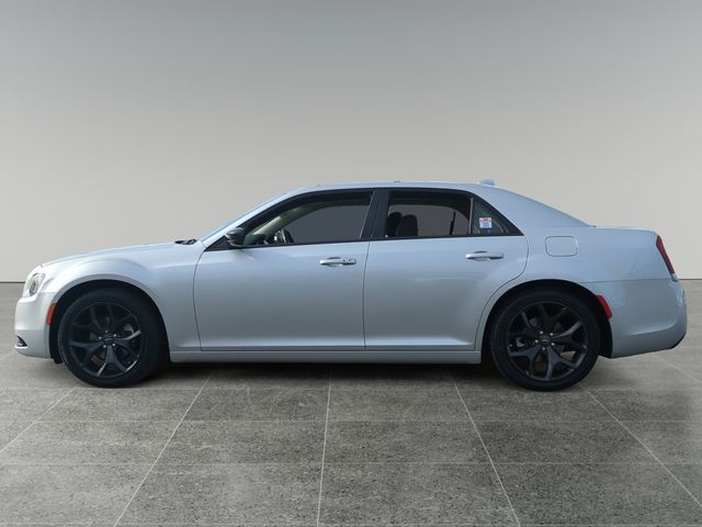 2022 Chrysler 300 Touring