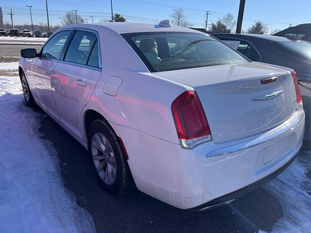 2022 Chrysler 300 Touring