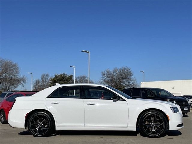 2022 Chrysler 300 Touring