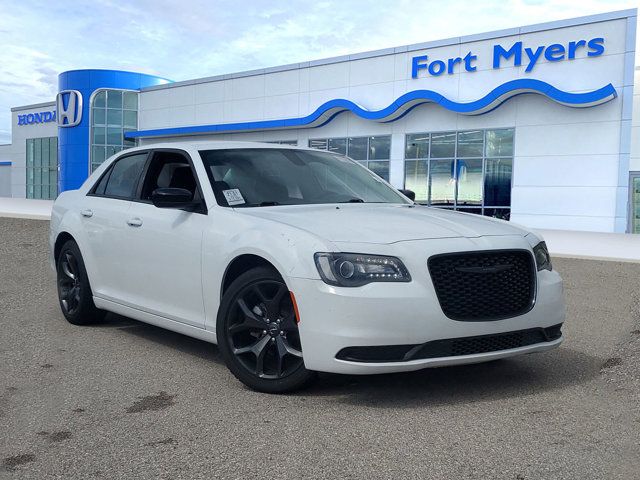 2022 Chrysler 300 Touring