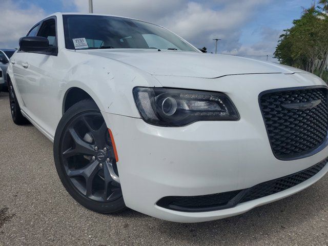 2022 Chrysler 300 Touring