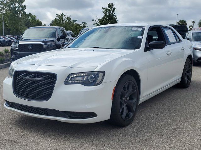 2022 Chrysler 300 Touring