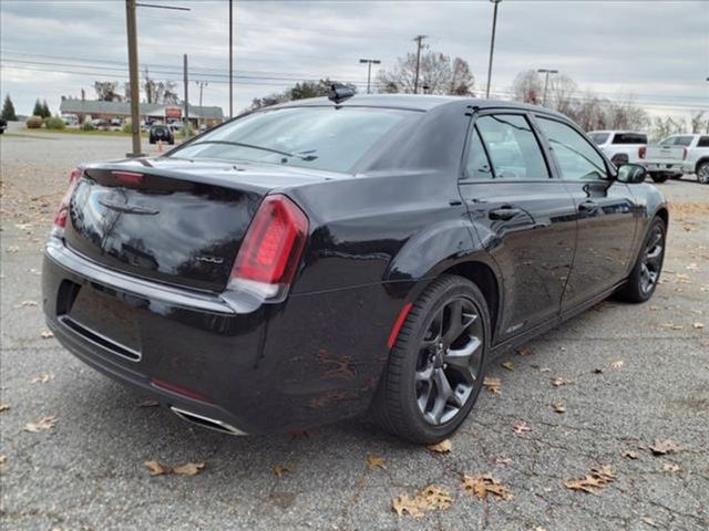 2022 Chrysler 300 Touring