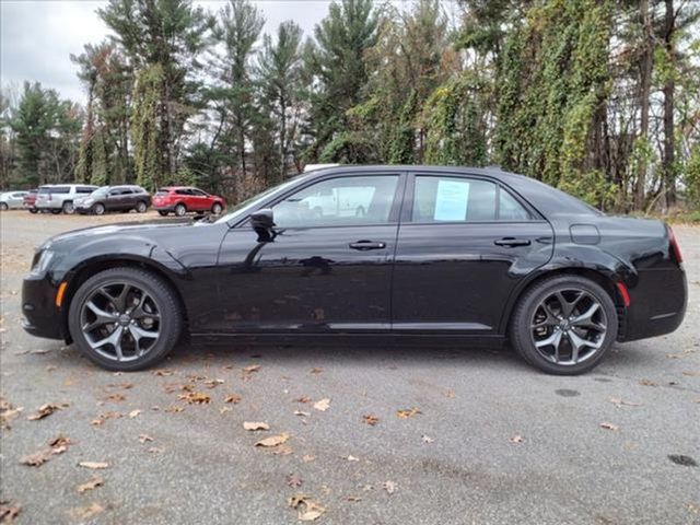 2022 Chrysler 300 Touring