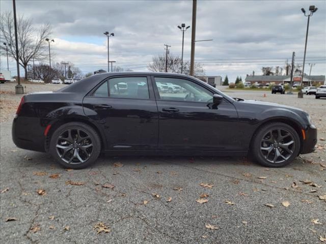 2022 Chrysler 300 Touring