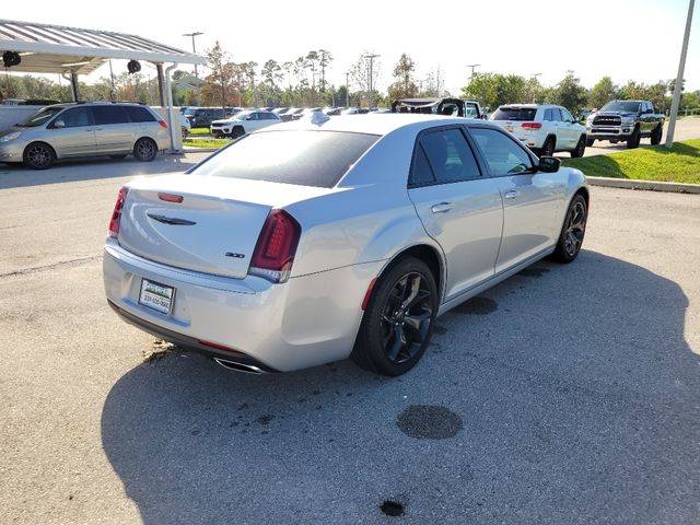 2022 Chrysler 300 Touring