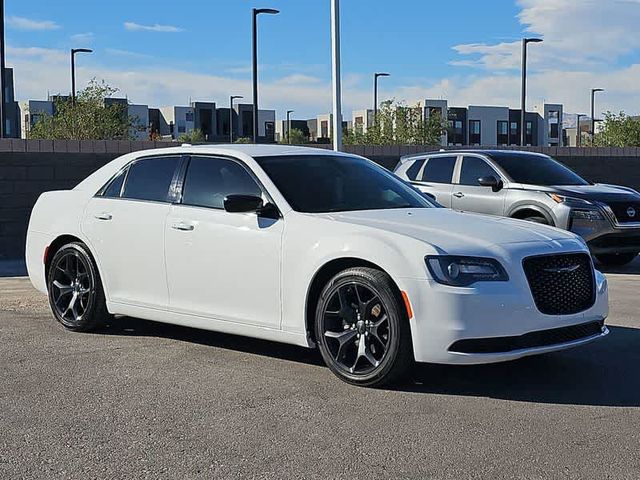 2022 Chrysler 300 Touring