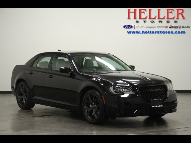 2022 Chrysler 300 Touring