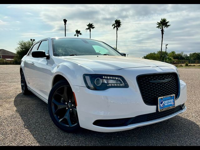 2022 Chrysler 300 Touring